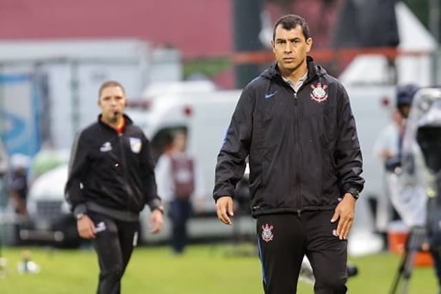 Carille, técnico interino do Corinthians