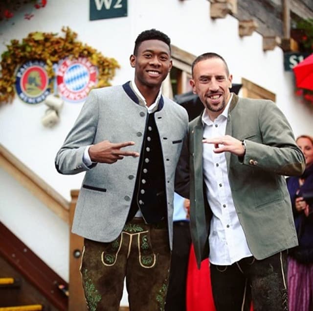 Alaba e Ribéry na Oktoberfest