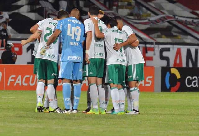 1º) Palmeiras lidera com 57 pontos