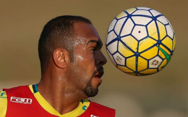 Alecsandro em treino do Palmeiras