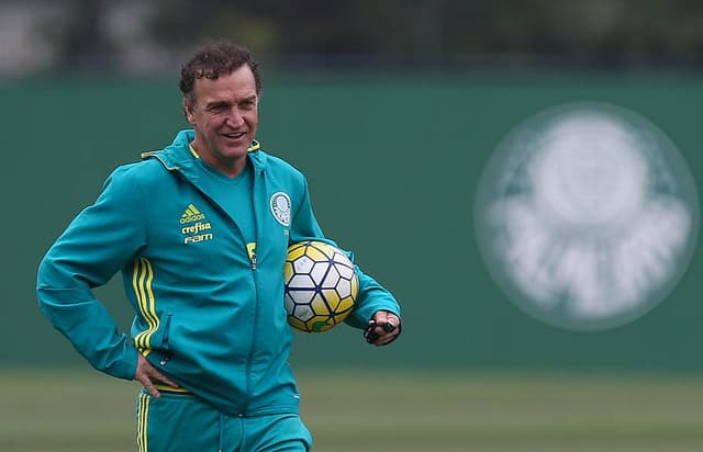 CUCA (Palmeiras) - 61 PONTOS - Tem 18 vitórias, sete empates e cinco derrotas e lidera