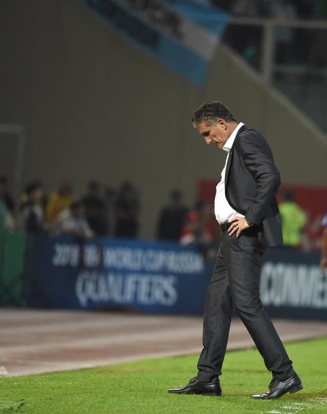 Edgardo Bauza no jogo da Argentina contra o Paraguai.