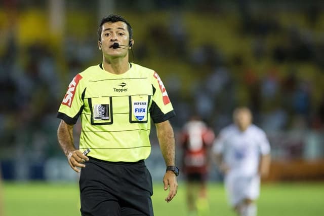 Sandro Meira Ricci - Arbitro durante o clássico entre Flamengo e Fluminense