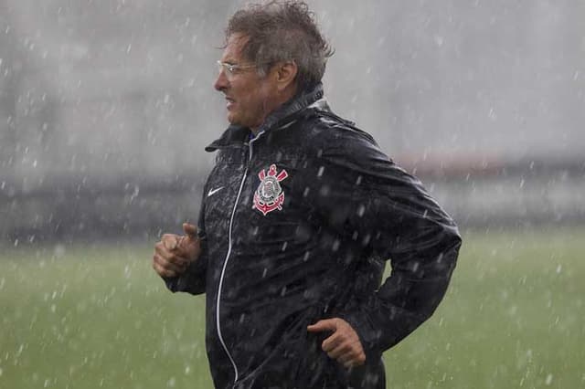 Treino do Corinthians nesta segunda-feira