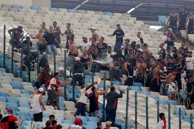 Flamengo x Corinthians - Briga