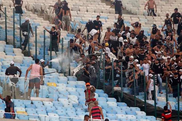 Flamengo x Corinthians - Briga