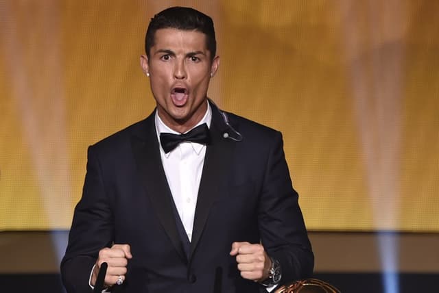 Siiiiiiiiiim! Cristiano Ronaldo fica no Real Madrid até 2021 (FABRICE COFFRINI / AFP)<br>