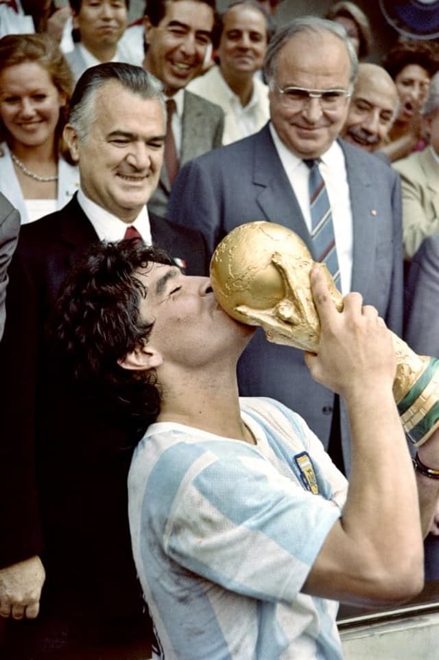 1986 (alternativo) - Maradona (Napoli)