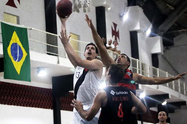 BASQUETE FLAMENGO X VASCO