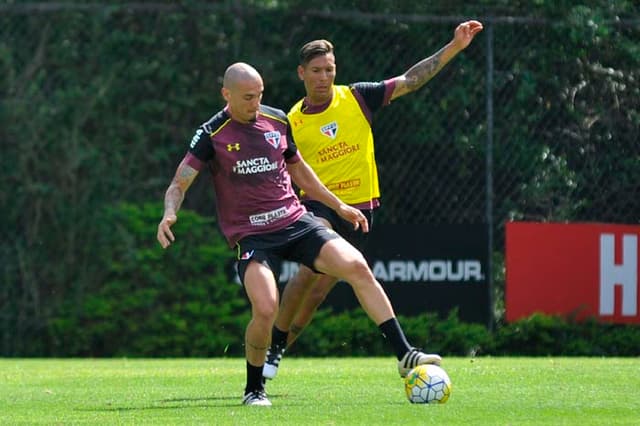 Maicon, durante treino no CT da Barra Funda