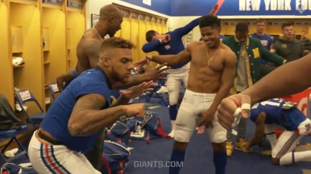 New York Giants mostra 'Desafio do manequim' no vestiário