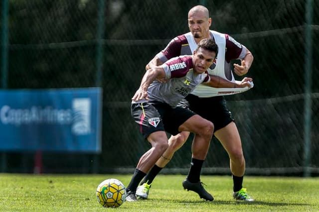 Treino São Paulo no CT da Barra Funda - Robson e Maicon