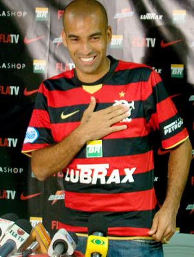 Sonho de consumo do então vice de futebol Kleber Leite, Emerson desembarca no Flamengo em 2009