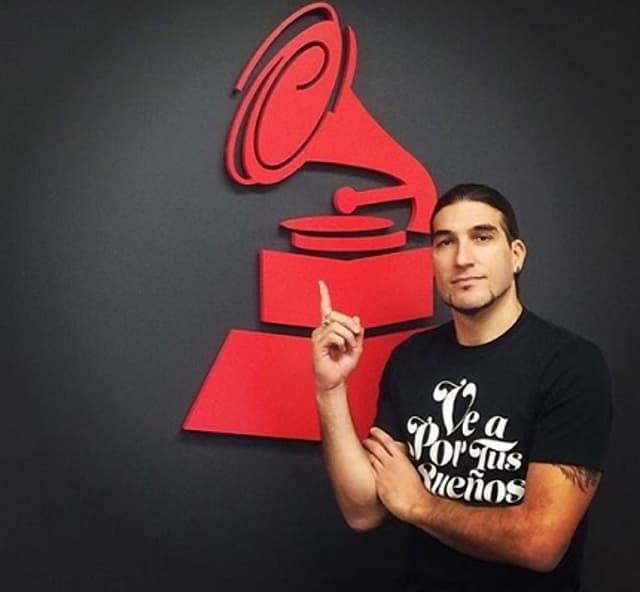 Ex-goleiro, José Manuel Pinto conquista Grammy Latino