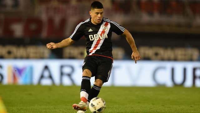 Lateral-direito: Jorge Moreira (Libertad/River Plate)