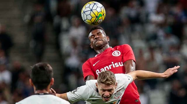 Marlone fez gol da vitória do Corinthians sobre o Inter