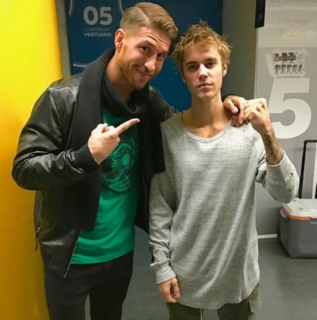 Sergio Ramos tieta Justin Bieber em show