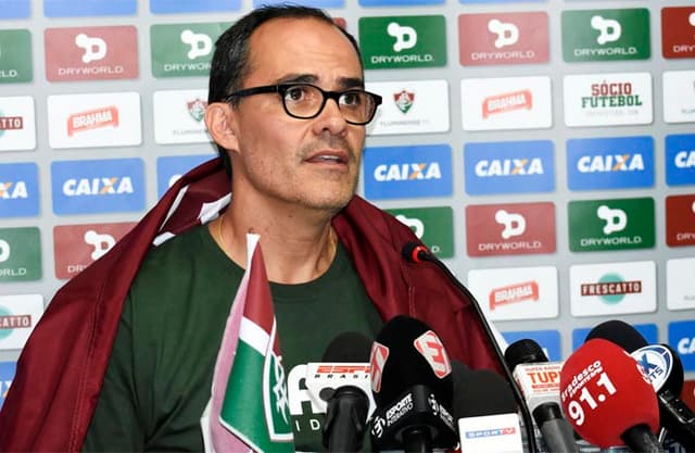 GALERIA: Pedro Abad e o dia de eleição no Fluminense