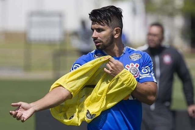 Guilherme voltará ao time titular do Corinthians contra o Cruzeiro