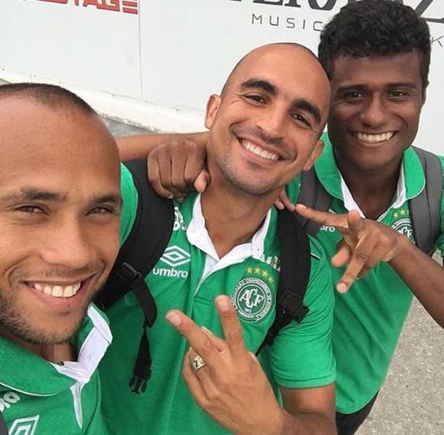 Amigos: Maranhão postou foto ao lado de Ananias e Gil nesta manhã, após saber do trágico acidente