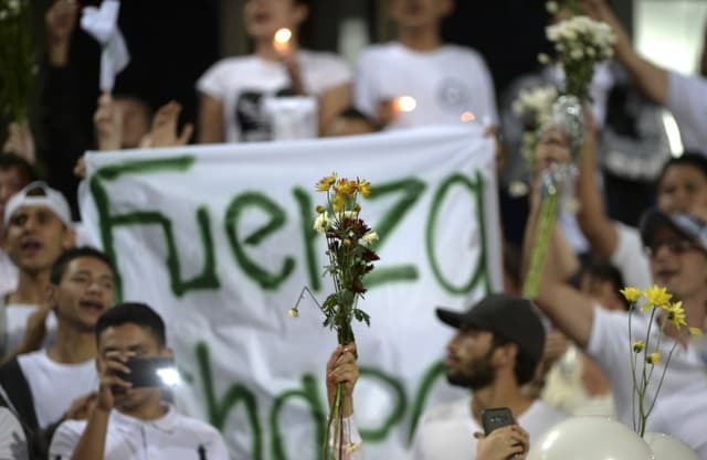 Homenagem no Atanasio Girardot - Chapecoense