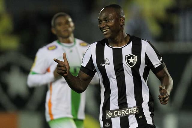 Botafogo 3x1 América-MG, gol do Sassá - 15.06.2016