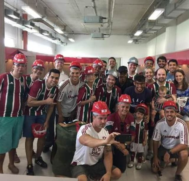 Grupo de doadores visita o CT do Fluminense