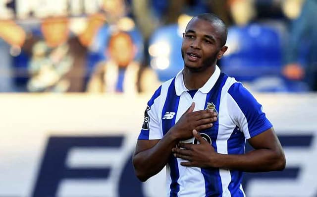 Brahimi - Feirense x Porto