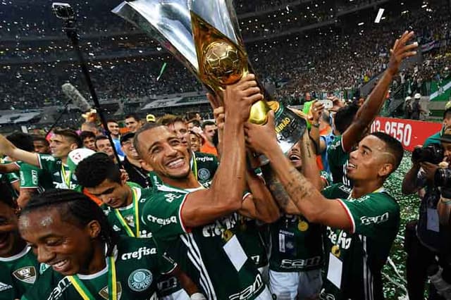 2016:&nbsp;Santa Cruz: 7 pontos ( terminou rebaixado) /&nbsp;Grêmio: 7 pontos (9º) /&nbsp;Internacional: 7 pontos (rebaixado) /&nbsp;Palmeiras: 6 pontos (campeão) /&nbsp;Chapecoense: 5 pontos (11º) /&nbsp;Corinthians: 4 pontos (7º)<br>