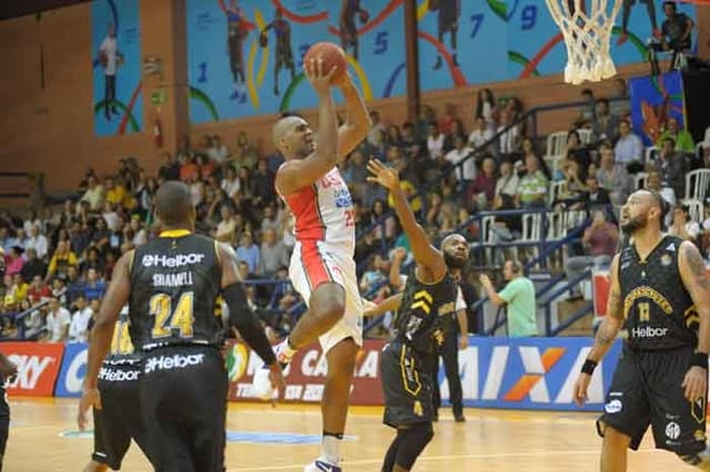 NBB CAIXA - Brasília bate Mogi e chega à quinta vitória seguida