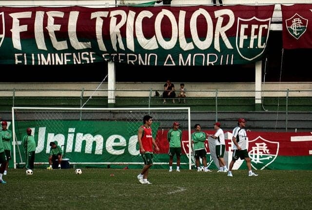 Abel, ao fundo, e Conca juntos no Fluminense em 2011