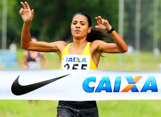 Juliana dos Santos: campeã adulta (Wagner Carmo/CBAt)