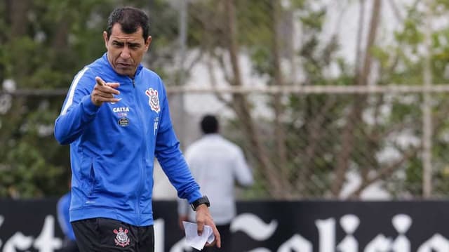 Carille comanda o primeiro treino como efetivo nesta quarta