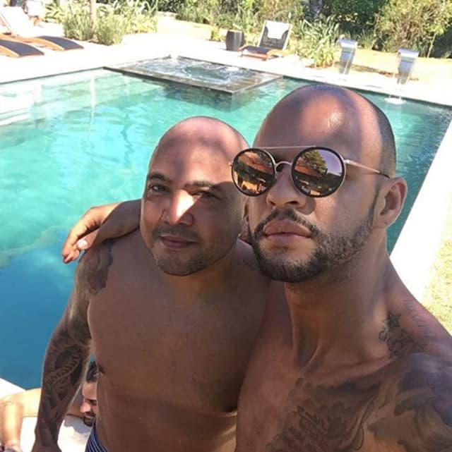 Felipe Melo curte férias no Rio de Janeiro