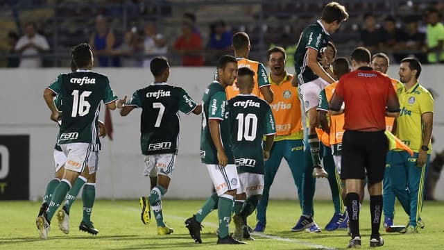 Jogadores do Palmeiras comemoram gol na Copa São Paulo - Foto: Divulgação