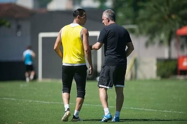 Ricardo Oliveira e Dorival têm conversas frequentes