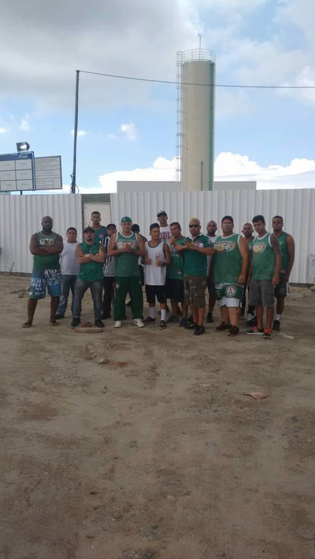 Torcedores foram CT Pedro Antonio neste sábado