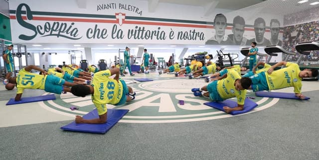 Jogadores do Palmeiras usam a nova estrutura do clube