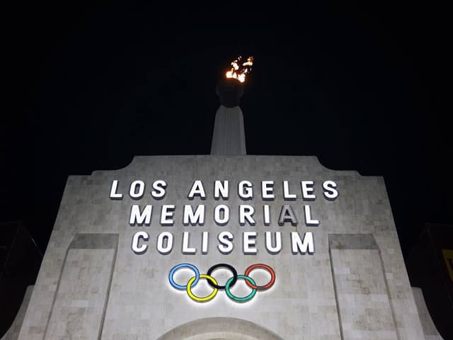 O Coliseum de Los Angeles foi usado nos Jogos Olímpicos de 1932 e 1984 (Facebook/LA 2024)