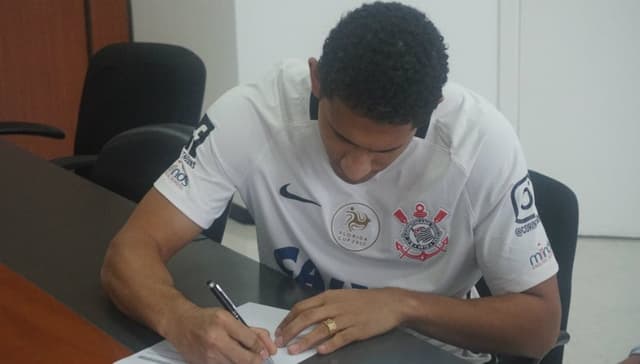 Pablo foi oficializado pelo Corinthians