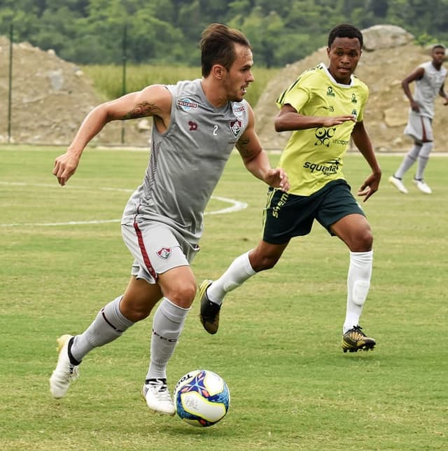 Lucas disputou os jogos-treinos do Fluminense como titular (Foto: Nelson Perez)