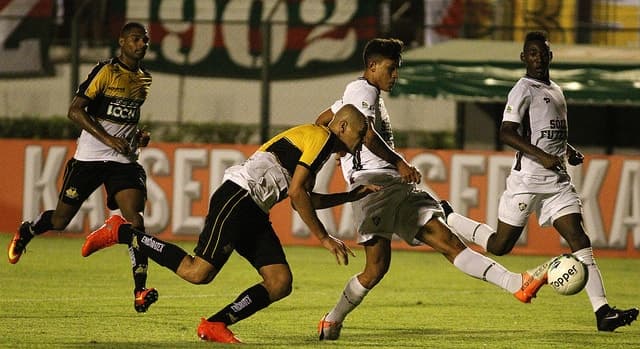 Sornoza e Pedro x Criciúma (Foto: Nelson Perez/Fluminense FC)