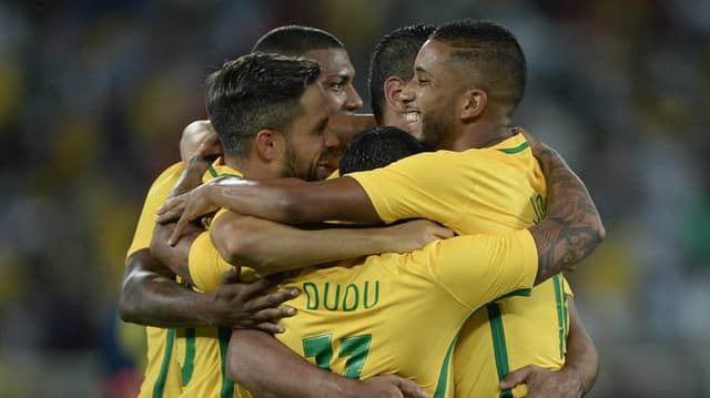 Formada por apenas por atletas que atuam no Brasil, Seleção venceu a Colômbia por 1 a 0