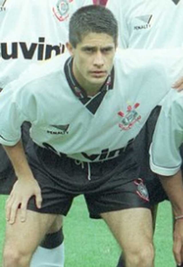 Copinha 1995 - Sylvinho subiu ao profissional e fez carreira vitoriosa. Ex-lateral hoje é da comissão de Tite na CBF