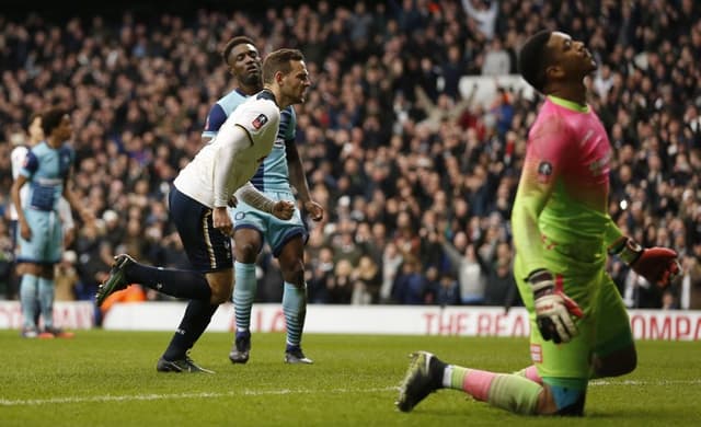 Janssen - Tottenham x Wycombe