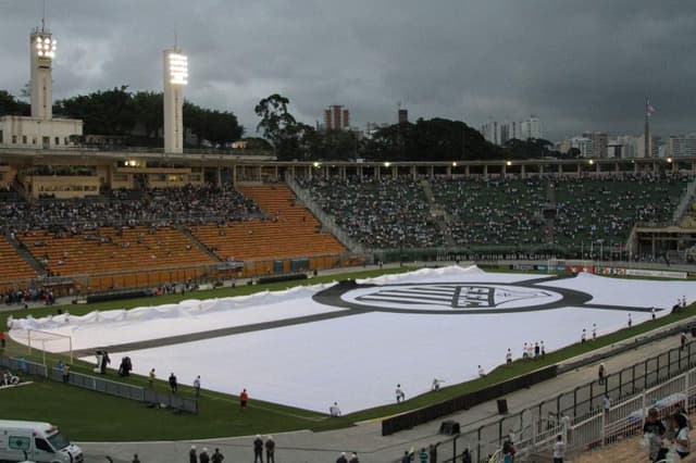 Santos jogou contra o Kenitra (MAR), no início do ano, em amistoso no Pacaembu&nbsp;