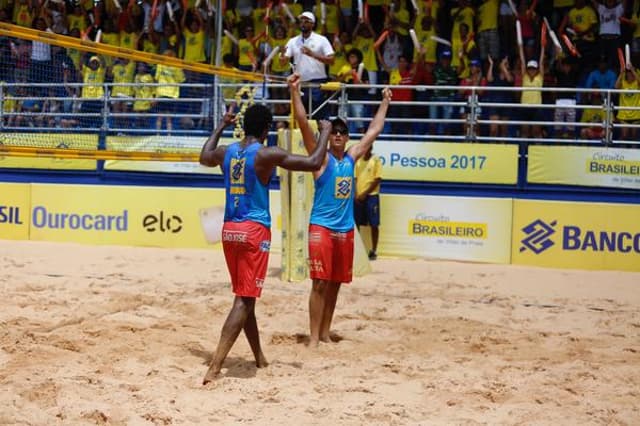 CIRCUITO BRASILEIRO: Ao lado de Thiago, George brilha em casa e vence primeira etapa da carreira