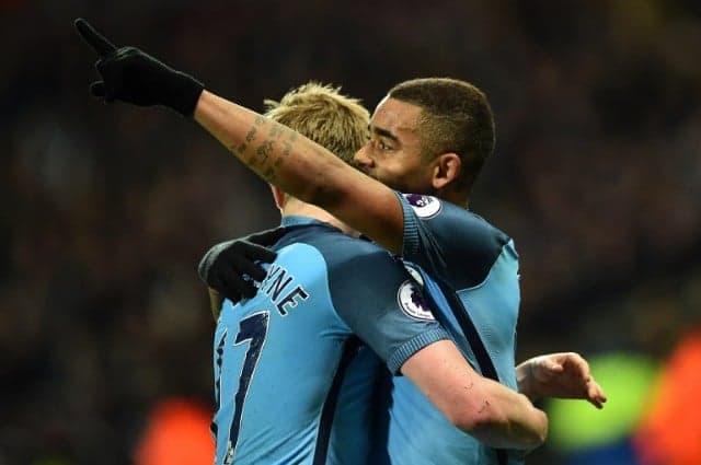 Gabriel Jesus e De Bruyne - West Ham x Manchester City