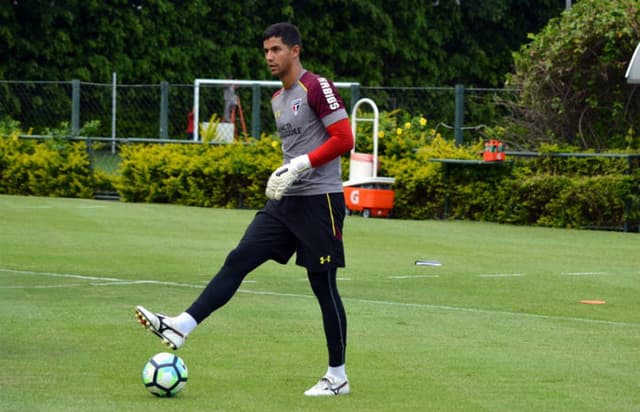 Goleiro é um dos jogadores com mais lançamentos certos do Brasileiro