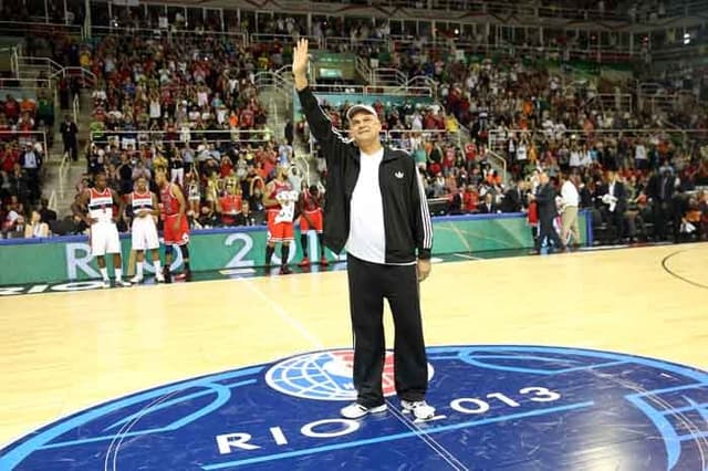 Ex-jogador foi homenageado no NBA Global Games Rio 2013